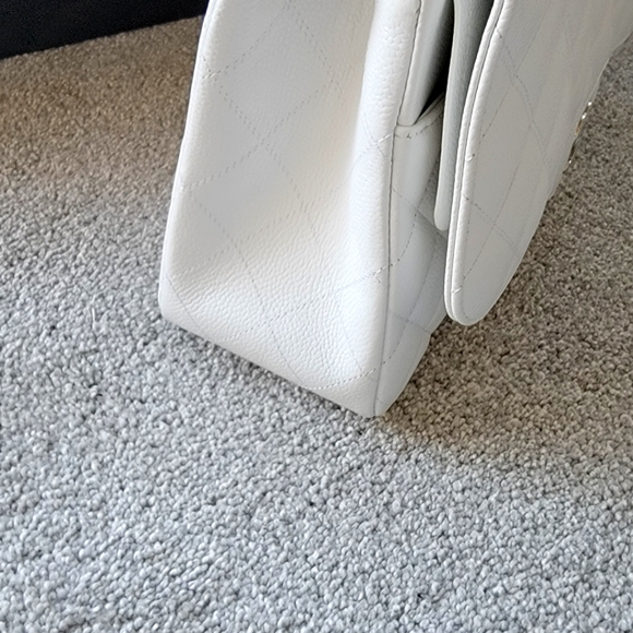 CHANEL Classic Flap Jumbo White Caviar - Picture 5 of 12